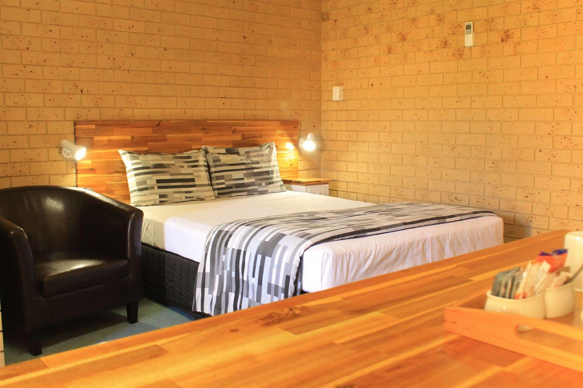 Coast Inn Motel Балина Екстериор снимка